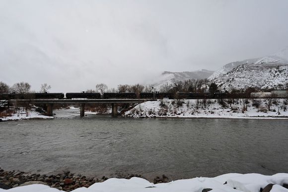 Snowclouds roll back into Glenwood Springs