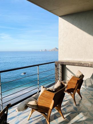 Thompson suite balcony