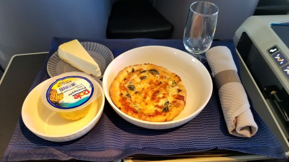 Jan 7th first class meal on an 8 hour flight (UA 1758) DEN-KOA.  THIS WAS A PAID TICKET, so I am even more angry!