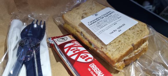 WTP - LHR - SIN Apr 2022 Half a sandwich and half a kit kat - appalling after a 13 hr flight! 