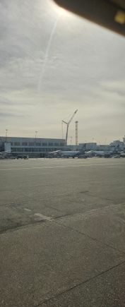 Tower crane rising of the concourse C expansion