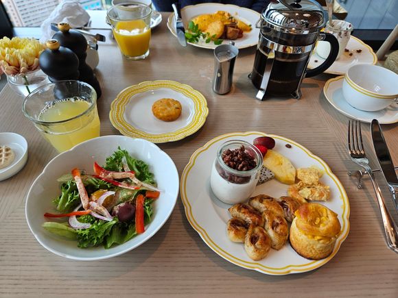 Sample of breakfast buffet offerings