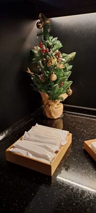 small decoration behind the refreshing towels ( i do like how they are in Conrad osaka wrappers) in the Executive lounge