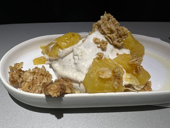 Vanilla gelato - roasted pineapple, salted oats