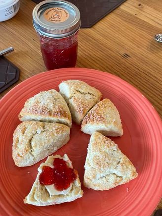 Cream scones with mascarpone and strawberry jam