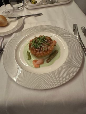 Smoked Salmon Poke Tartare. I rather enjoyed this, at first I did think however it was the caviar salmon dish, sadly not. The wasabi cream I though was very good - for me the best starter I’ve had on BA in a while. 
