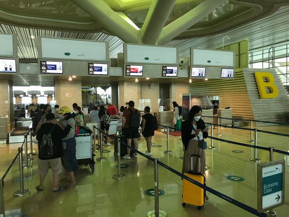 Garuda offers checkin for
- Economy
- Sky Priority (Garuda Elites + SkyTeam Elite Plus)
- Business Class 