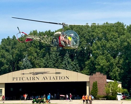 Bell 47 departing 