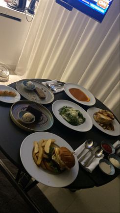 Ordered room service at 4am and died 