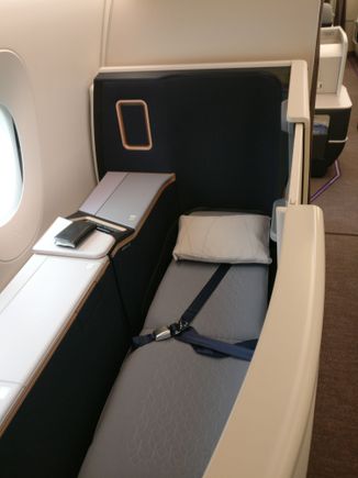 Flat bed with closed door