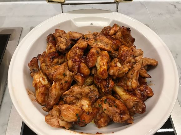 Hot BBQ chicken drumlets / wings