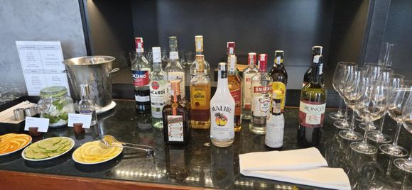 Happy hour from 6-8pm