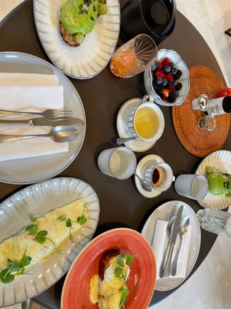 Breakfast 