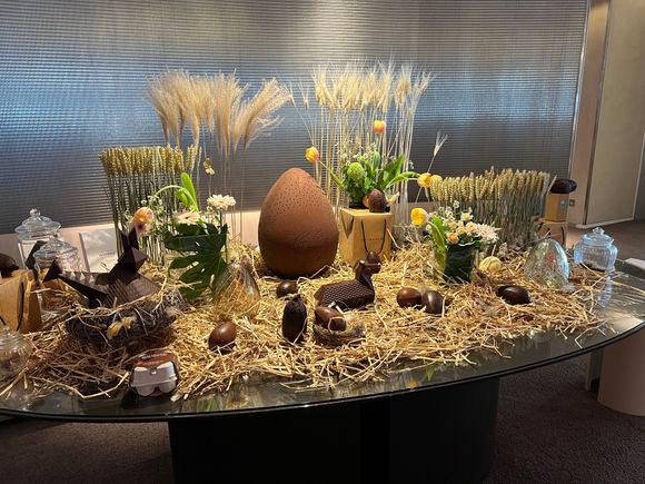 LP Salon Easter display