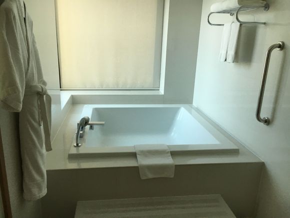 bathtub for 2