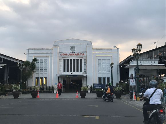 The building is a heritage relic from the colonial era
You can now only enter the railway station with a valid ticket
Porters are available to assist with luggage
