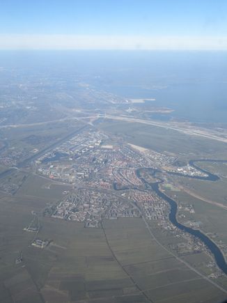 Driemond, Weesp, de Vecht, with the A9, A1, Diemen and IJburg in the background.