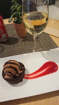 Brownie with ice cream 