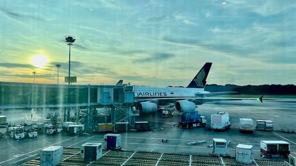 BUCKET LIST MOMENT #2 OF THE DAY: A380 First Class Suites