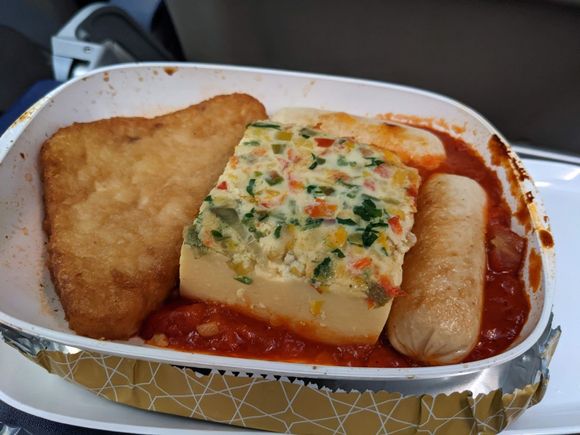 flydubai economy breakfast DXB-EVN, October 2022