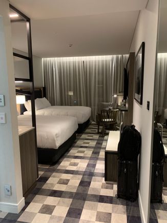 Room from the entrance - looks like it is from the DoubleTree design pallete