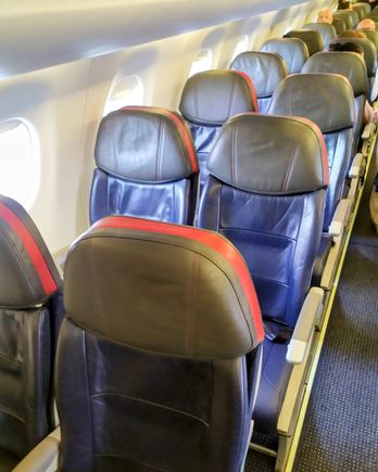 2x2 seating on the Republic Airways Embraer aircraft 