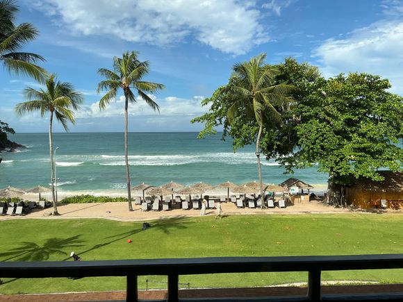 I awake to this agreeable view at the Marriott Merlin Beach. 