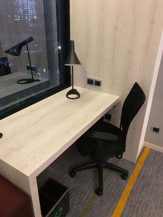 Typical Aloft desk area
