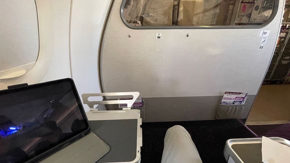 The half tray table with phone stand up