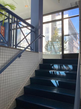 Some steps upward to the pool