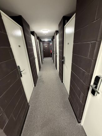 Ski lockers (they seemed to be very spacious with individual access)
