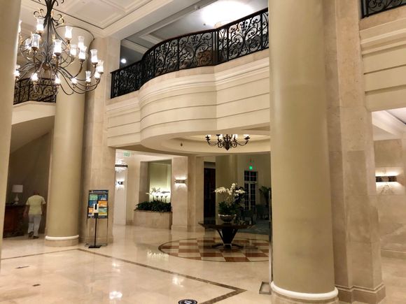 
Small but nice lobby.