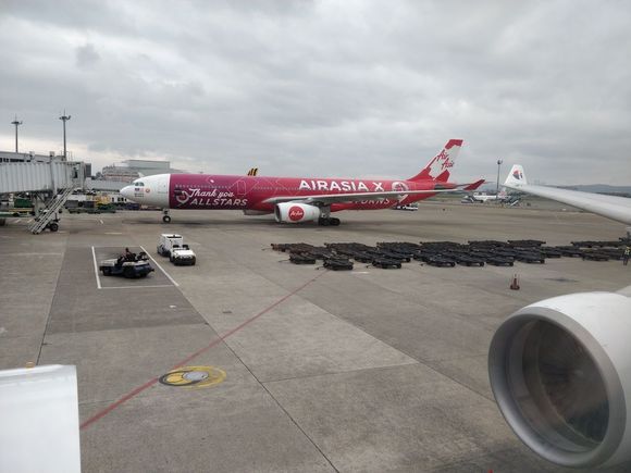 One leaves for KUL, the other one arrives from KUL