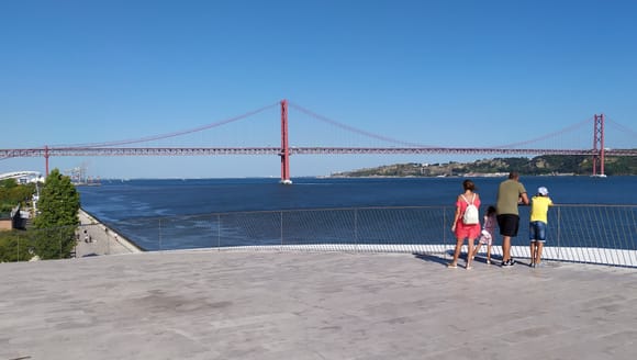 The Ponte 25 de Abril very much resembles the Golden Gate Bridge in San Francisco