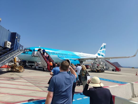 Boarding at TFS, never seen this paint job before, nor seen it mentioned anywhere.