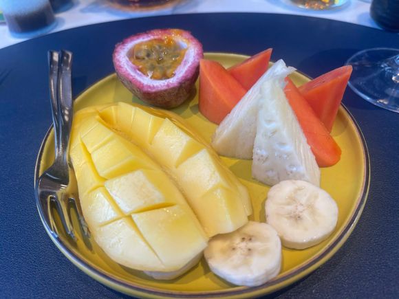 Freshly cut mango for breakfast at Ekkaluck