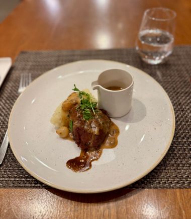 Stout Braised Featherblade Steak served with colcannon potatoes, mushroom and tarragon sauce - not really a ‘steak’
more like braised / slow-cooked but it was extremely tender and flavourful - overall a good dish too.
