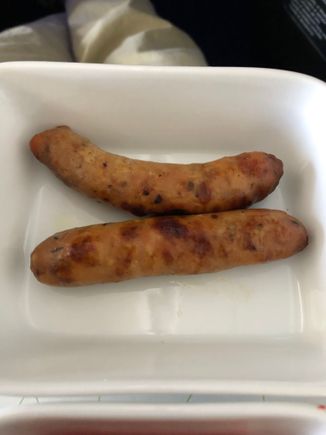 The chicken sausage links were listed as available upon request (not as part of the 3 out of 5 "delish dishes" choices).  So I opted in.  Not bad, but fairly dry and grainy.  Worth getting if you're hungry, tho!