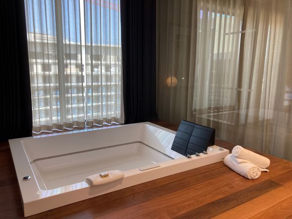 Bubbles hide a multitude of sin, meet me in the jacuzzi in 15 minutes ......