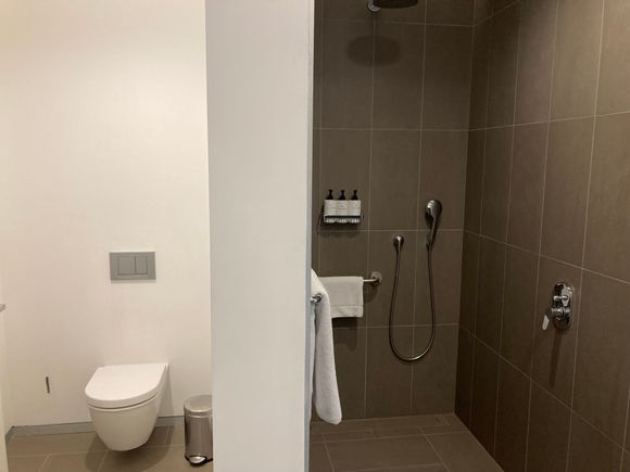 Bathroom of bedroom 1 