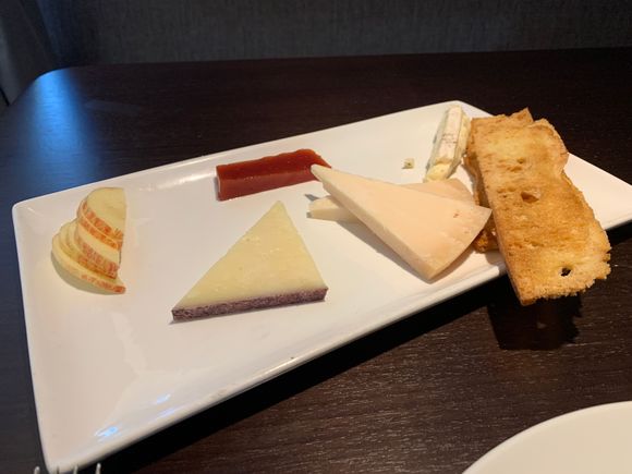 Visually disappointing, but the main ingredient - cheese - was excellent. Manchego, Midnight Moon (like Gouda) The gooey one was akin to a well-ripened truffled brie, although the waiter claimed it was Port Salut. If it was, it wasn’t like any Port Salut I’ve ever had!