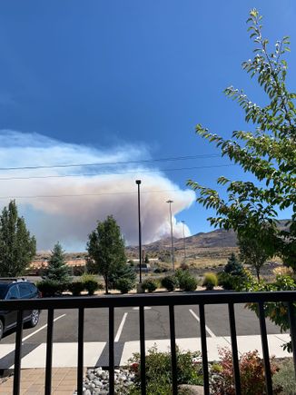 The Davis Fire looking south from the Hampton Inn. The thick smoke was blowing NE into downtown Reno