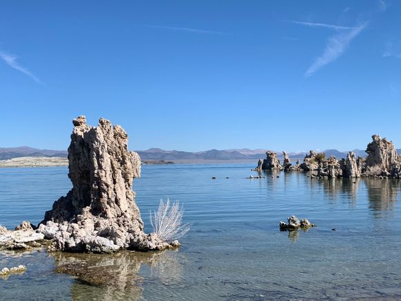 Momo Lake and Tufas