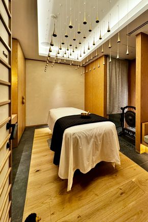 Spa Treatment Room (Room Sound)
