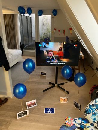 And we are now watching it in full Kimpton style! 