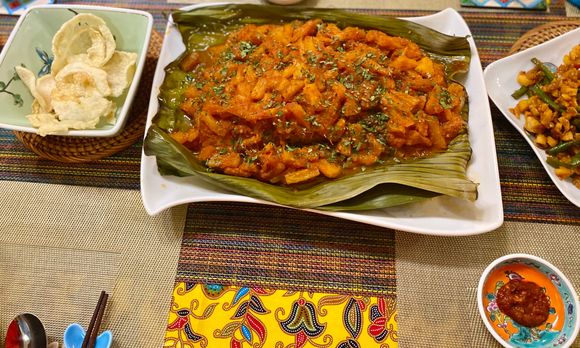 Ikan assam pedas ( Baked snapper in tamarind , etcetera )