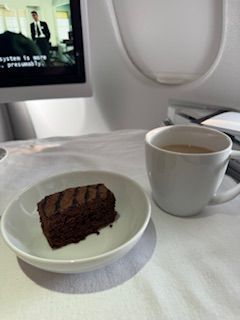 I appreciated the brownie though it was closer to a chocolate cake. I also didn’t find the “deluxe” in it: new mystery unlocked. Can you imagine if it was a Kitkat brownie? We would go insane!