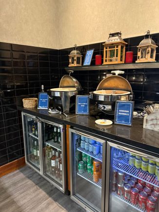 Exec lounge after 18:00 and the initial rush had subsided…