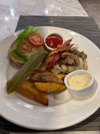 Burger was as good as you could expect for dining in an airport. 
