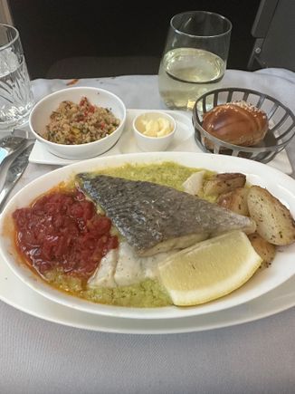Probably the best main I’ve had in CW. Two large pieces of Seabream paired with a NZ Sauv. 